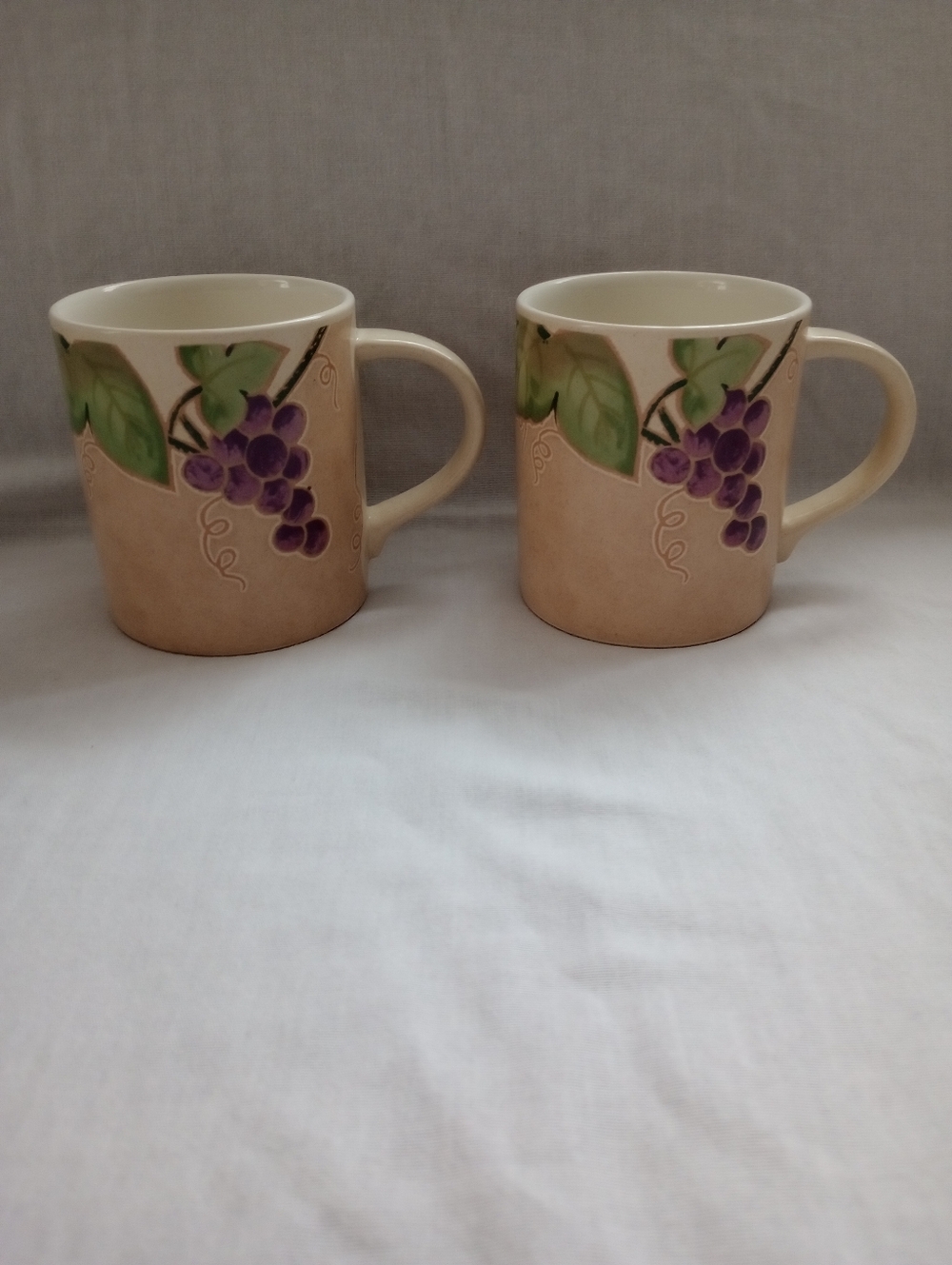 Mikasa Chablis Stoneware Mug with Purple Grape Design - Set of 2